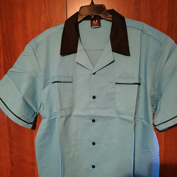 HILTON BOWLING 🎳 SHIRT 👕 - Picture 5 of 16